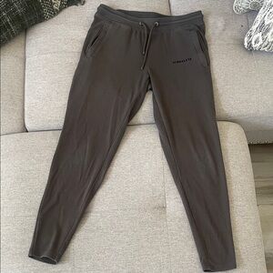 Alphalete Men's Essential Joggers - slim-tapered - olive green